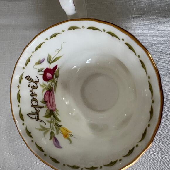 Royal Albert Sweet Pea Tea Cup, Saucer, and Small Plate - Picture 10 of 16